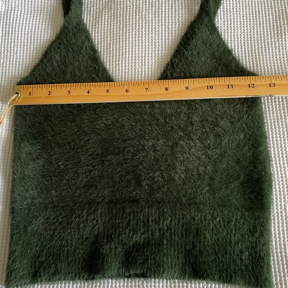 3 for 15$! Deep Olive Green Fuzzy Knit Tank Top. Size M. - Picture 3 of 10